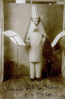 RÃ©sultat de recherche d'images pour "Hugo BALL, Karawane, 1917, performance"