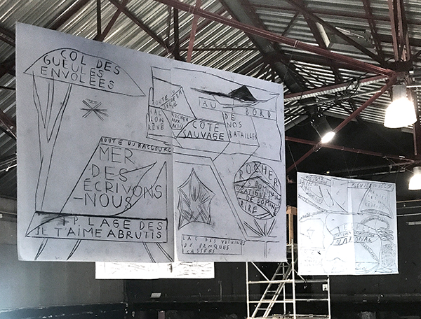 Formes Vives, installation de 12 dessins grands formats 2,40x2m, craie noire sur papier, à la Parole Errante (Montreuil) dans le cadre de Fanzine festival, mai 2018